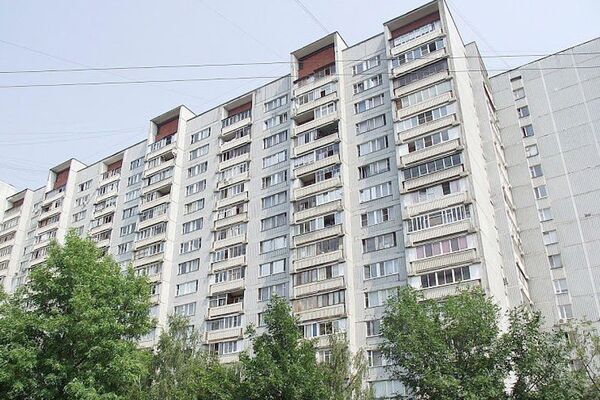 Обшивка лоджий и балконов сайдингом снаружи - фото 68