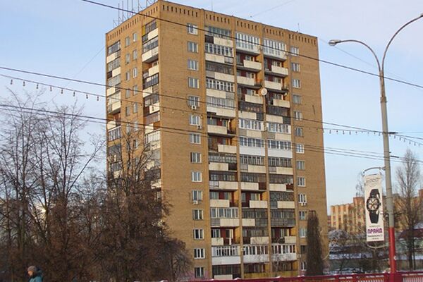 Обшивка лоджий и балконов сайдингом снаружи - фото 76